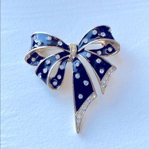 Bow Brooch